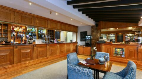 Dining-Areas-Charlies-Bar3